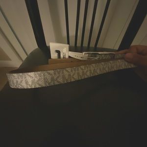 Michael Kors Belt Silver NWT Womens size M